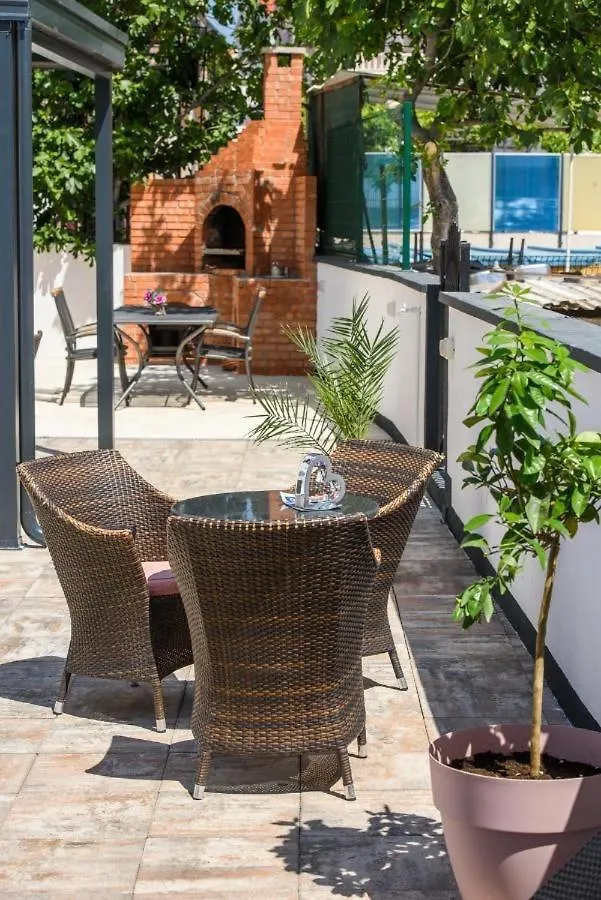 Apartment In Okrug Gornji With Sea View, Balcony, Air Conditioning, Wifi 5134-3 Τρογκίρ