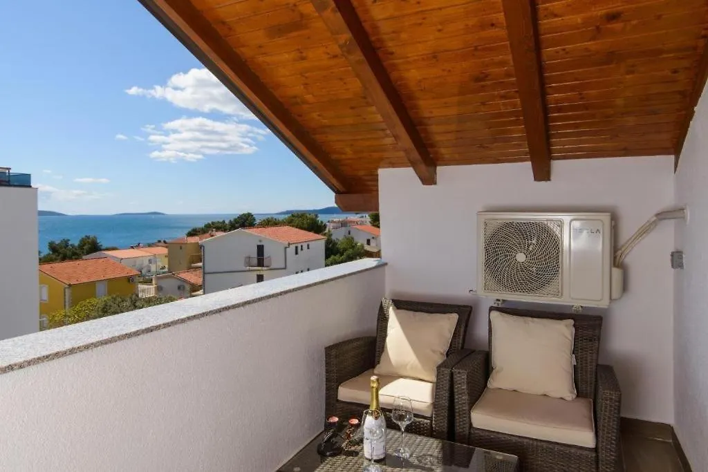 Apartment In Okrug Gornji With Sea View, Balcony, Air Conditioning, Wifi 5134-3 Trogir
